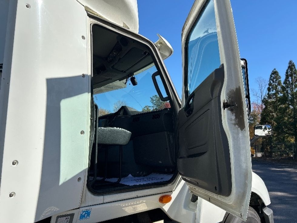 Day Cab Tractor-Heavy Duty Tractors-International-2019-LT625-Mebane-NC-381,004\n\t\tmiles-$ 25,500 - Image 12