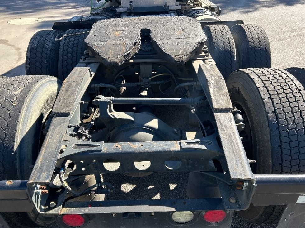 Day Cab Tractor-Heavy Duty Tractors-International-2019-LT625-Mebane-NC-381,004\n\t\tmiles-$ 25,500 - Image 6