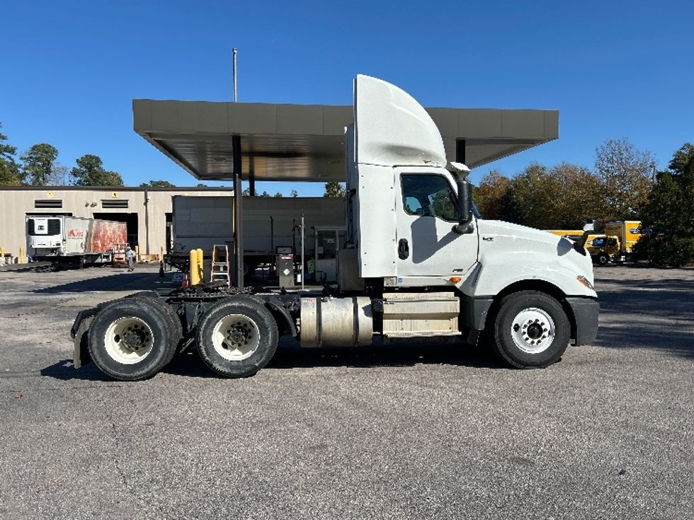 Day Cab Tractor-Heavy Duty Tractors-International-2019-LT625-Mebane-NC-381,004\n\t\tmiles-$ 25,500 - Image 8