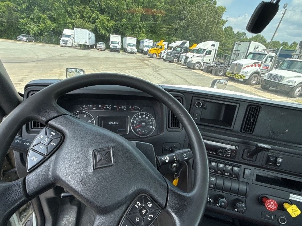Day Cab Tractor-Heavy Duty Tractors-International-2019-LT625-Mebane-NC-608,023\n\t\tmiles-$ 22,750 - Image 11
