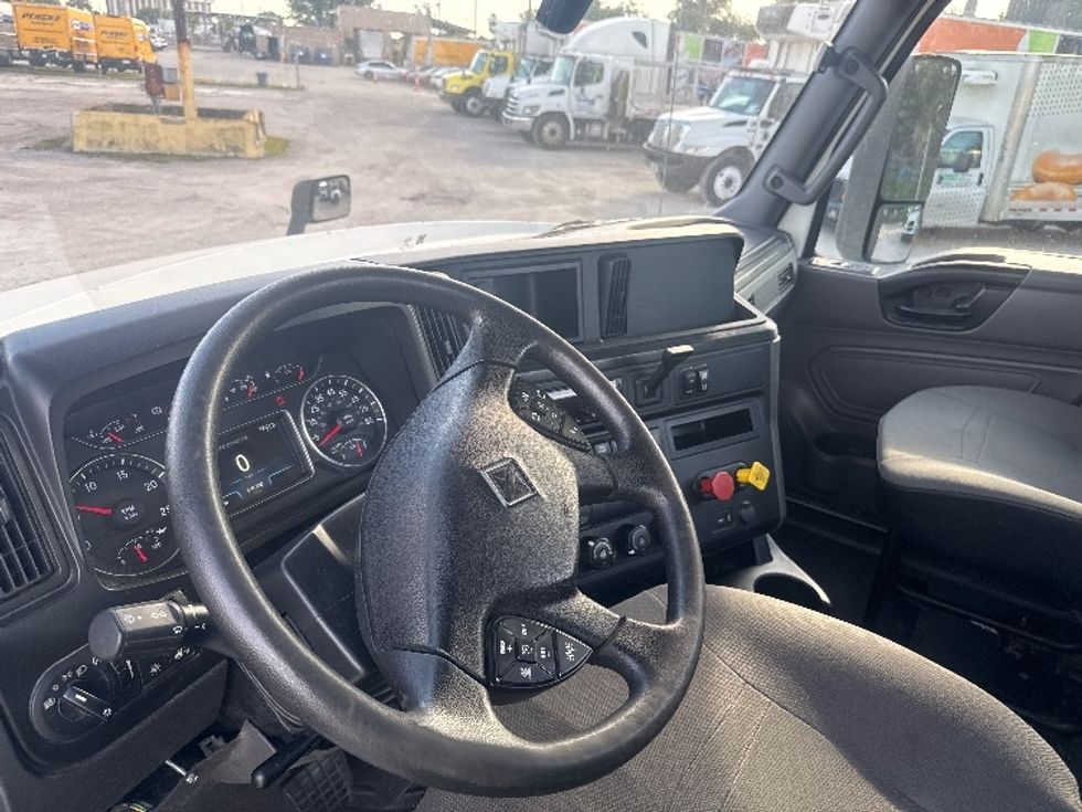 Day Cab Tractor-Heavy Duty Tractors-International-2019-LT625-Medley-FL-199,549\n\t\tmiles-$ 26,750 - Image 10