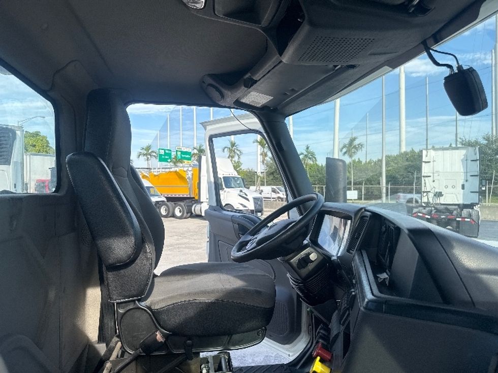 Day Cab Tractor-Heavy Duty Tractors-International-2019-LT625-Medley-FL-199,549\n\t\tmiles-$ 26,750 - Image 13