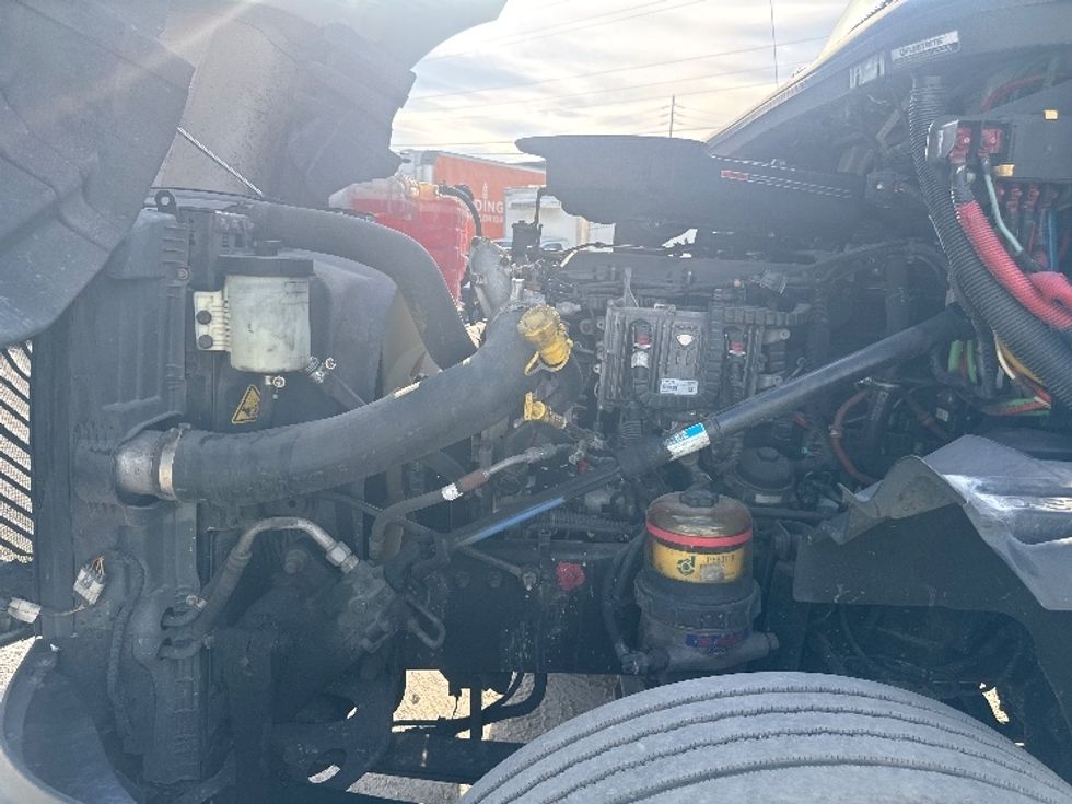 Day Cab Tractor-Heavy Duty Tractors-International-2019-LT625-Medley-FL-199,549\n\t\tmiles-$ 26,750 - Image 15