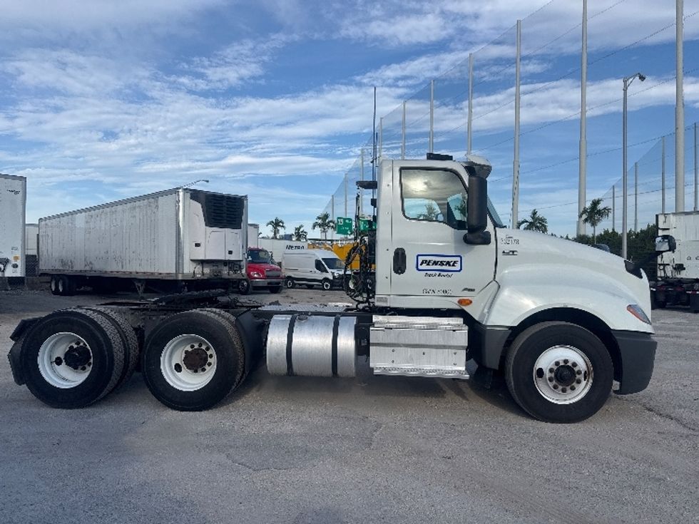 Day Cab Tractor-Heavy Duty Tractors-International-2019-LT625-Medley-FL-199,549\n\t\tmiles-$ 26,750 - Image 8
