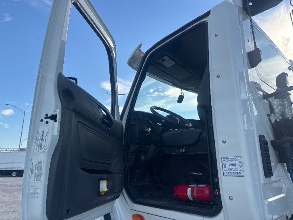 Day Cab Tractor-Heavy Duty Tractors-International-2019-LT625-Medley-FL-199,549\n\t\tmiles-$ 26,750 - Image 9