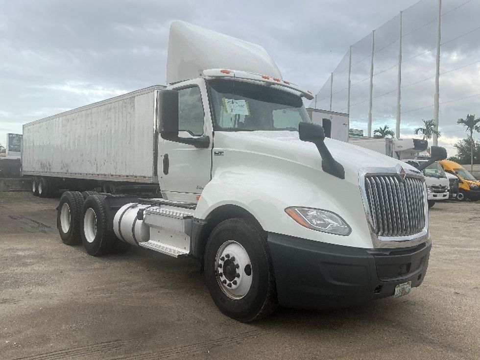 Day Cab Tractor-Heavy Duty Tractors-International-2019-LT625-Medley-FL-228,246\n\t\tmiles-$ 29,000 - Image 1