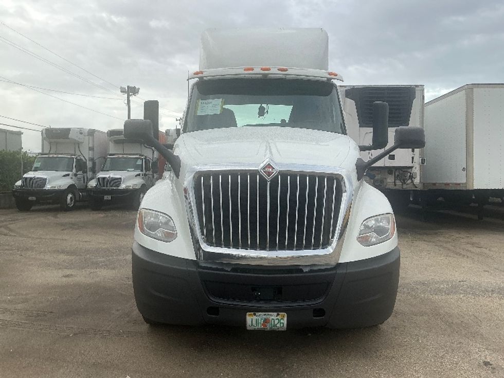 Day Cab Tractor-Heavy Duty Tractors-International-2019-LT625-Medley-FL-228,246\n\t\tmiles-$ 29,000 - Image 2
