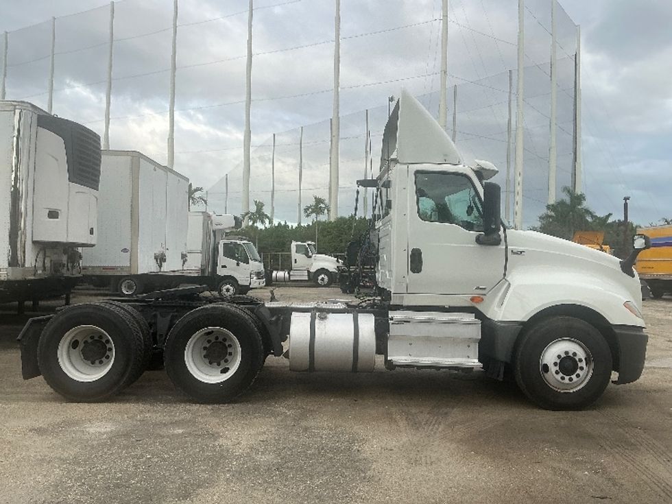 Day Cab Tractor-Heavy Duty Tractors-International-2019-LT625-Medley-FL-228,246\n\t\tmiles-$ 29,000 - Image 8