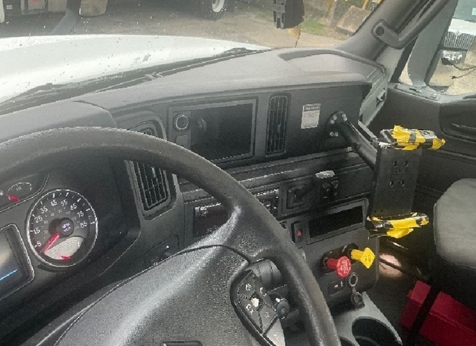 Day Cab Tractor-Heavy Duty Tractors-International-2019-LT625-Medley-FL-228,246\n\t\tmiles-$ 29,000 - Image 9