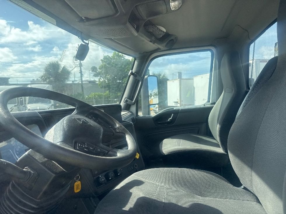 Day Cab Tractor-Heavy Duty Tractors-International-2019-LT625-Medley-FL-276,548\n\t\tmiles-$ 26,750 - Image 10