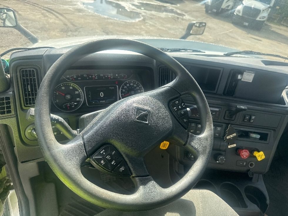 Day Cab Tractor-Heavy Duty Tractors-International-2019-LT625-Medley-FL-276,548\n\t\tmiles-$ 26,750 - Image 11