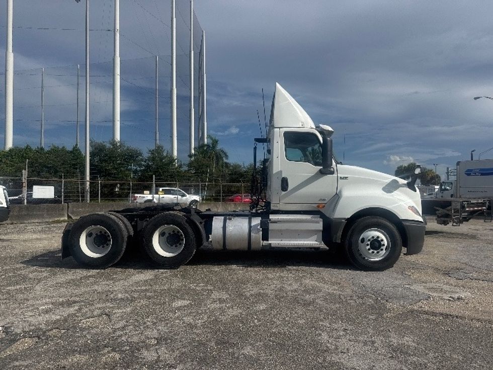 Day Cab Tractor-Heavy Duty Tractors-International-2019-LT625-Medley-FL-276,548\n\t\tmiles-$ 26,750 - Image 8