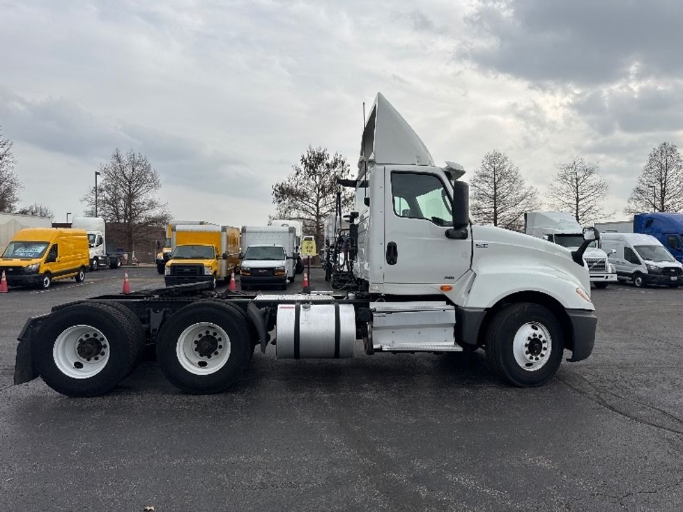 Day Cab Tractor-Heavy Duty Tractors-International-2019-LT625-Memphis-TN-420,156\n\t\tmiles-$ 24,000 - Image 8