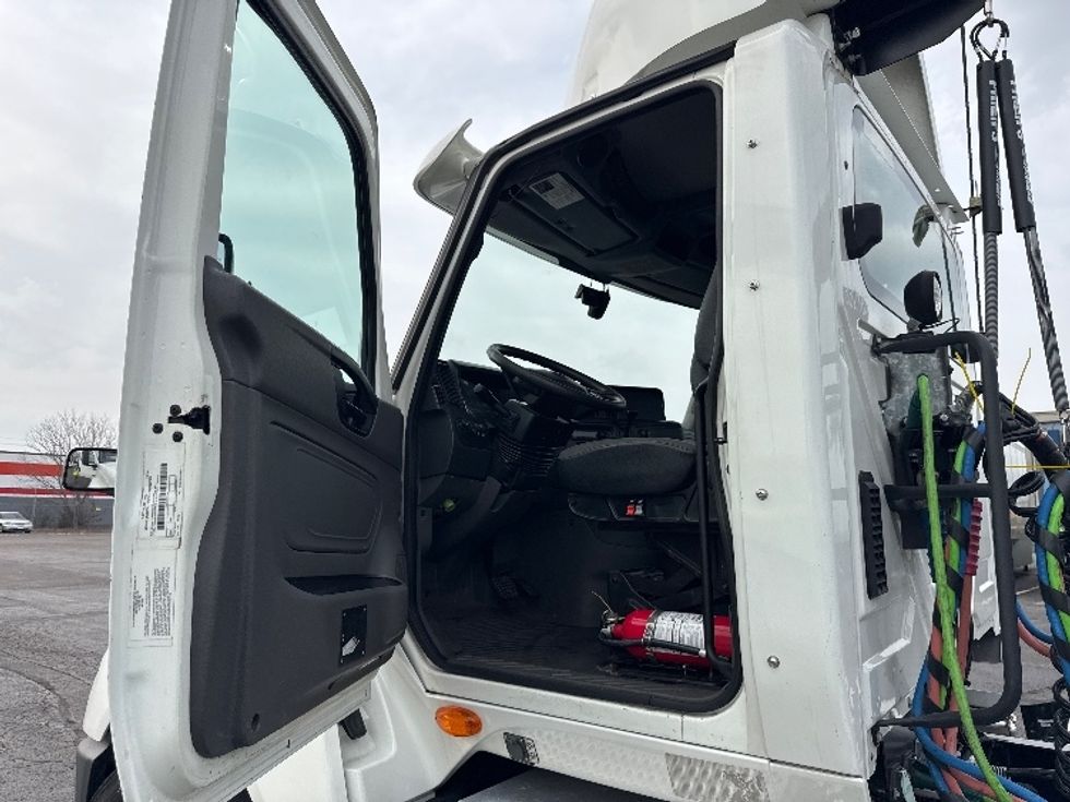 Day Cab Tractor-Heavy Duty Tractors-International-2019-LT625-Memphis-TN-420,481\n\t\tmiles-$ 24,500 - Image 9