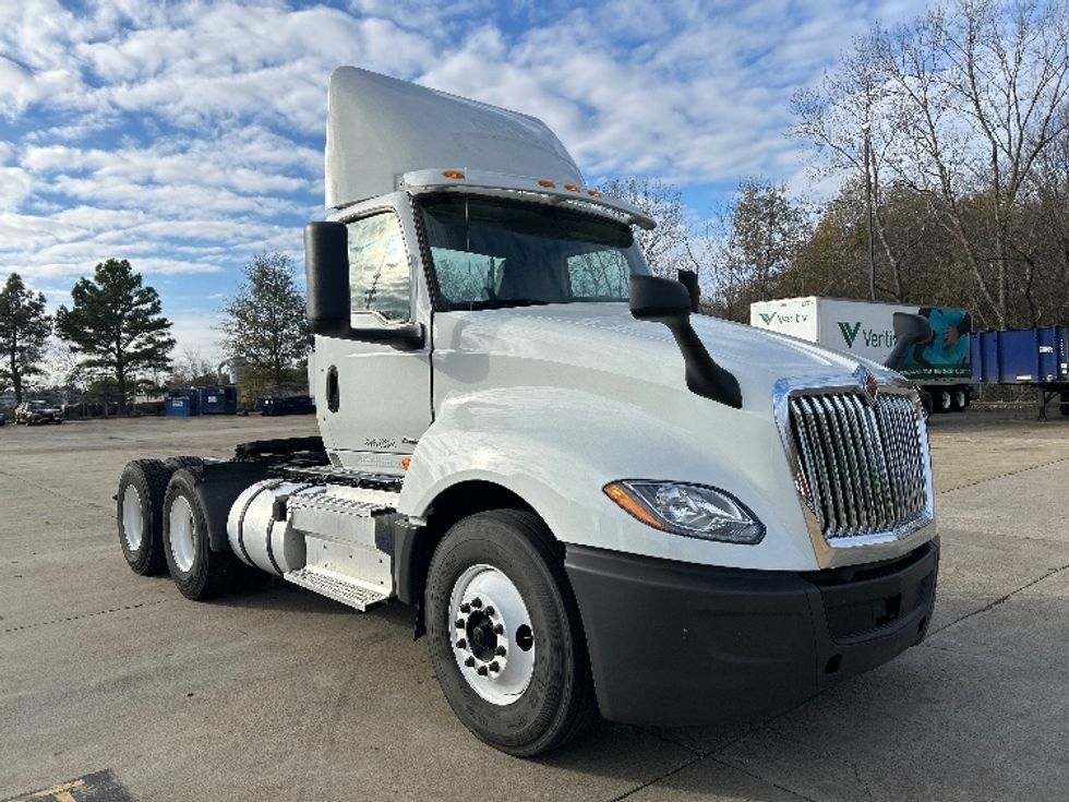 Day Cab Tractor-Heavy Duty Tractors-International-2019-LT625-Memphis-TN-432,594\n\t\tmiles-$ 23,250 - Image 1