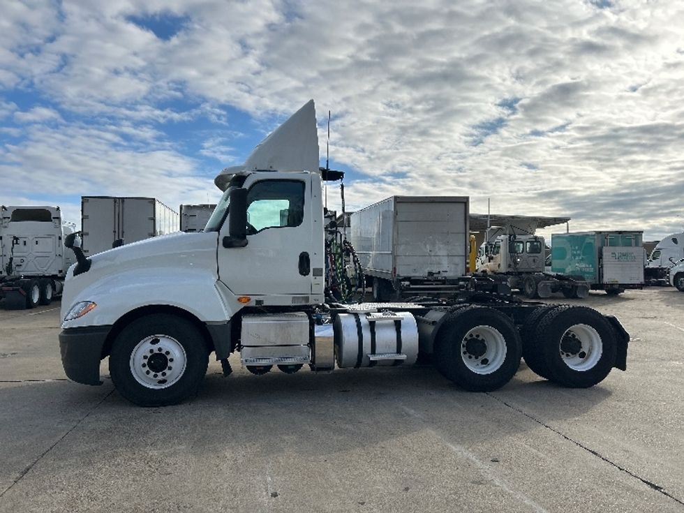 Day Cab Tractor-Heavy Duty Tractors-International-2019-LT625-Memphis-TN-432,594\n\t\tmiles-$ 23,250 - Image 4