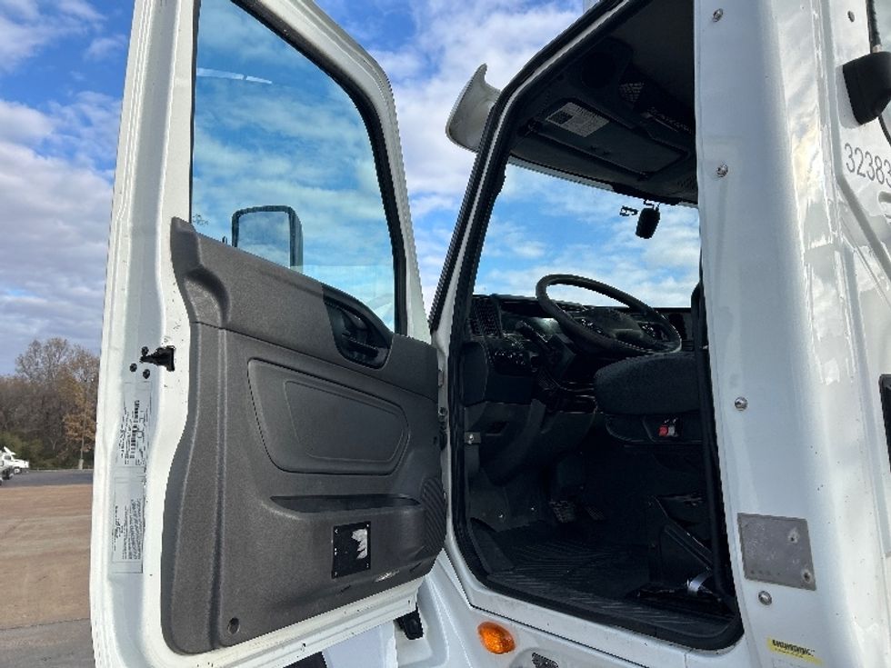 Day Cab Tractor-Heavy Duty Tractors-International-2019-LT625-Memphis-TN-432,594\n\t\tmiles-$ 23,250 - Image 9