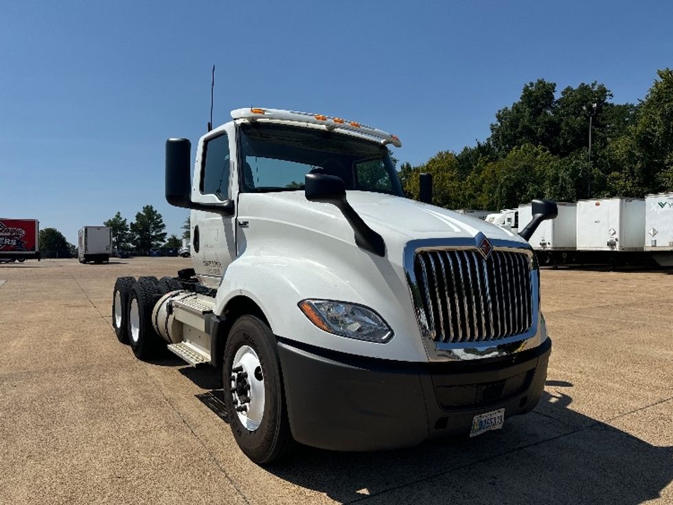 Day Cab Tractor-Heavy Duty Tractors-International-2019-LT625-Memphis-TN-493,988\n\t\tmiles-$ 28,500 - Image 1