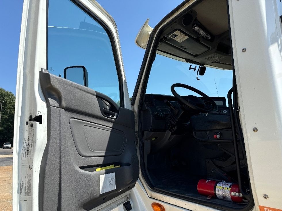 Day Cab Tractor-Heavy Duty Tractors-International-2019-LT625-Memphis-TN-493,988\n\t\tmiles-$ 28,500 - Image 9