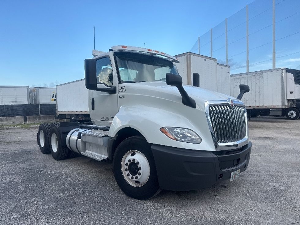 Day Cab Tractor-Heavy Duty Tractors-International-2019-LT625-Miami-FL-224,865\n\t\tmiles-$ 26,750 - Image 1