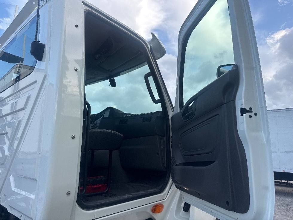Day Cab Tractor-Heavy Duty Tractors-International-2019-LT625-Miami-FL-224,865\n\t\tmiles-$ 26,750 - Image 12