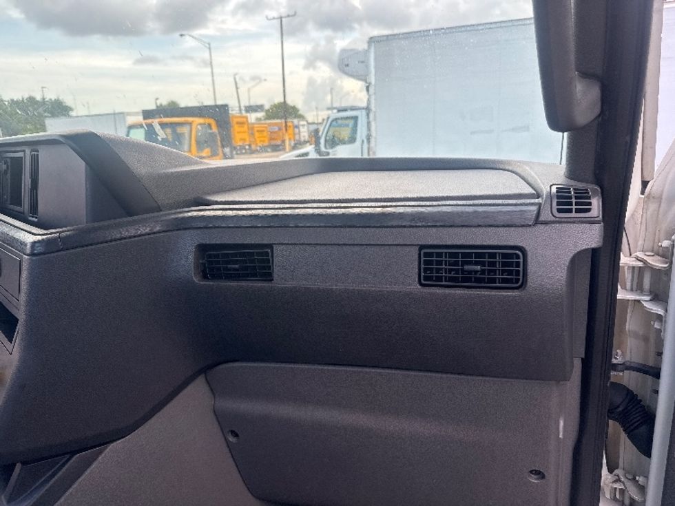 Day Cab Tractor-Heavy Duty Tractors-International-2019-LT625-Miami-FL-224,865\n\t\tmiles-$ 26,750 - Image 13