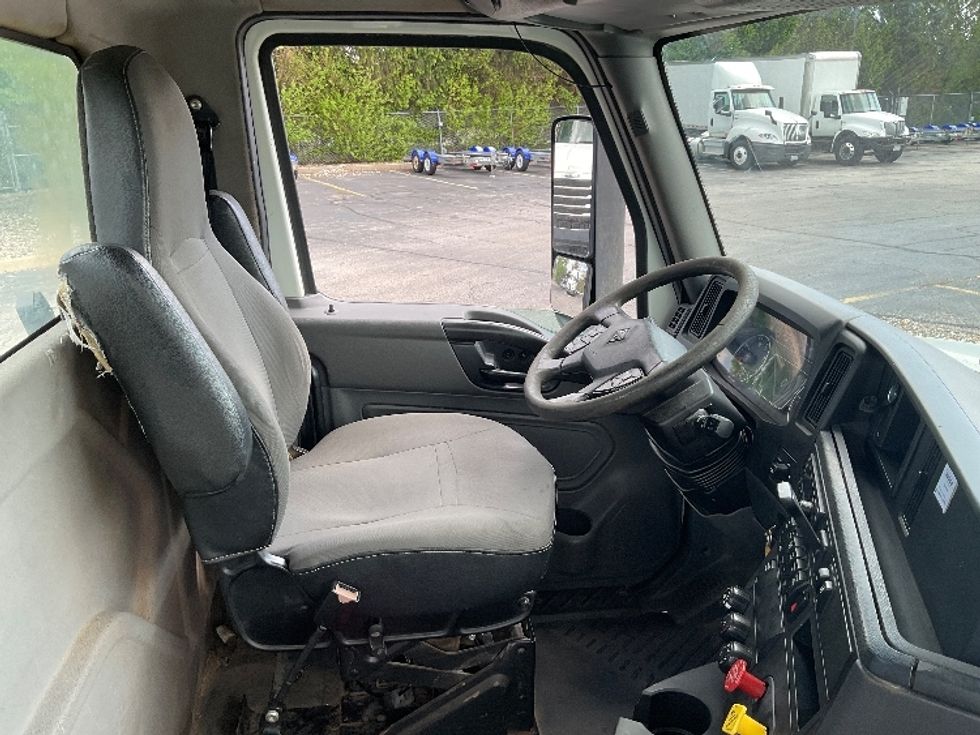 Day Cab Tractor-Heavy Duty Tractors-International-2019-LT625-Middlefield-OH-231,497\n\t\tmiles-$ 26,500 - Image 14