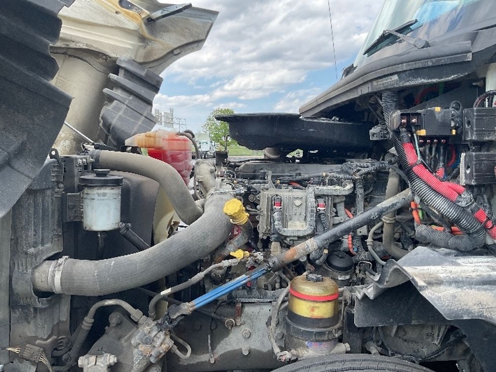 Day Cab Tractor-Heavy Duty Tractors-International-2019-LT625-Middlefield-OH-231,497\n\t\tmiles-$ 26,500 - Image 16