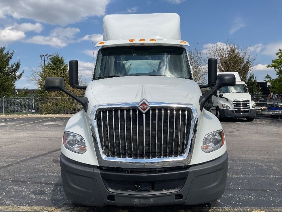 Day Cab Tractor-Heavy Duty Tractors-International-2019-LT625-Middlefield-OH-231,497\n\t\tmiles-$ 26,500 - Image 2