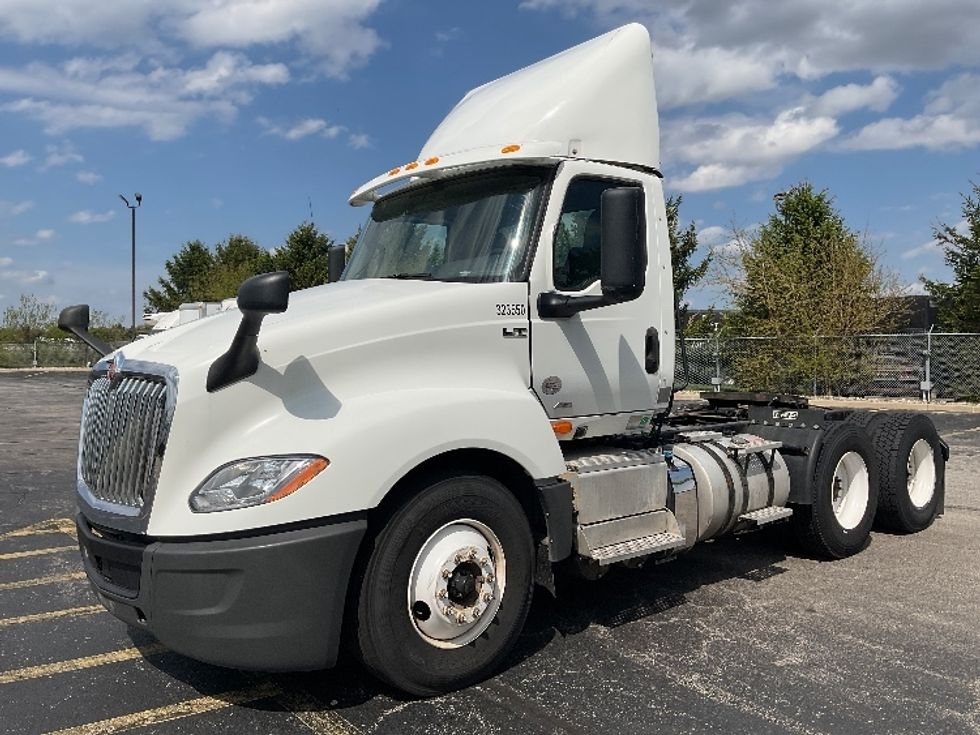 Day Cab Tractor-Heavy Duty Tractors-International-2019-LT625-Middlefield-OH-231,497\n\t\tmiles-$ 26,500 - Image 3