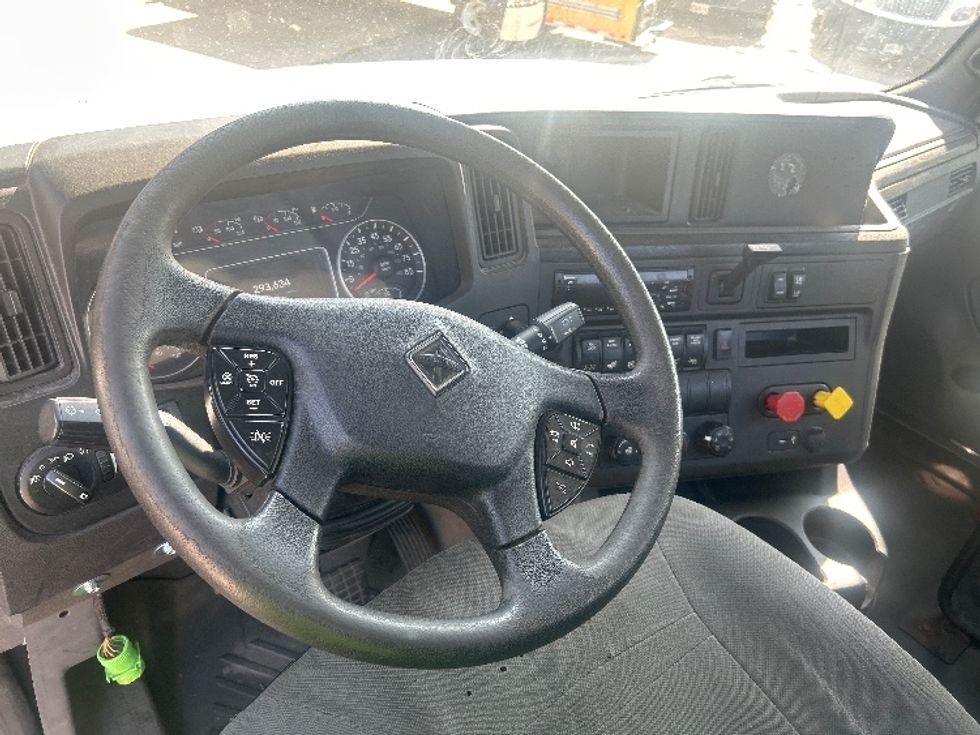 Day Cab Tractor-Heavy Duty Tractors-International-2019-LT625-Middlefield-OH-293,635\n\t\tmiles-$ 28,250 - Image 10