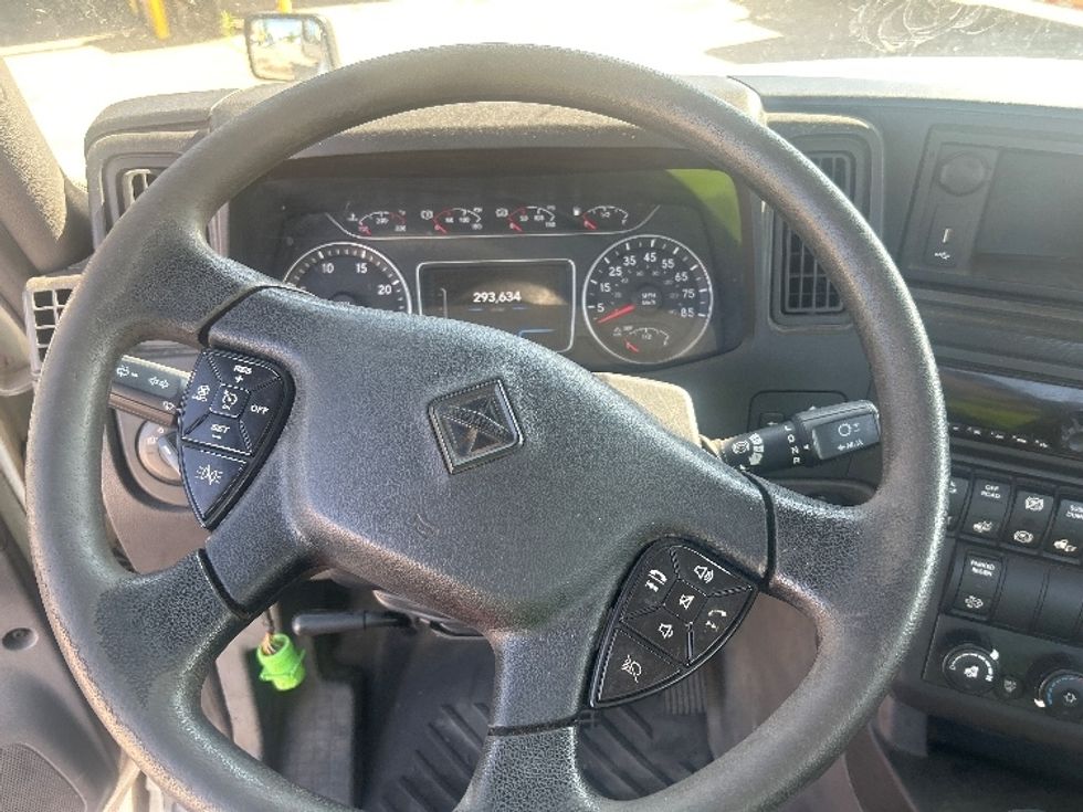 Day Cab Tractor-Heavy Duty Tractors-International-2019-LT625-Middlefield-OH-293,635\n\t\tmiles-$ 28,250 - Image 11