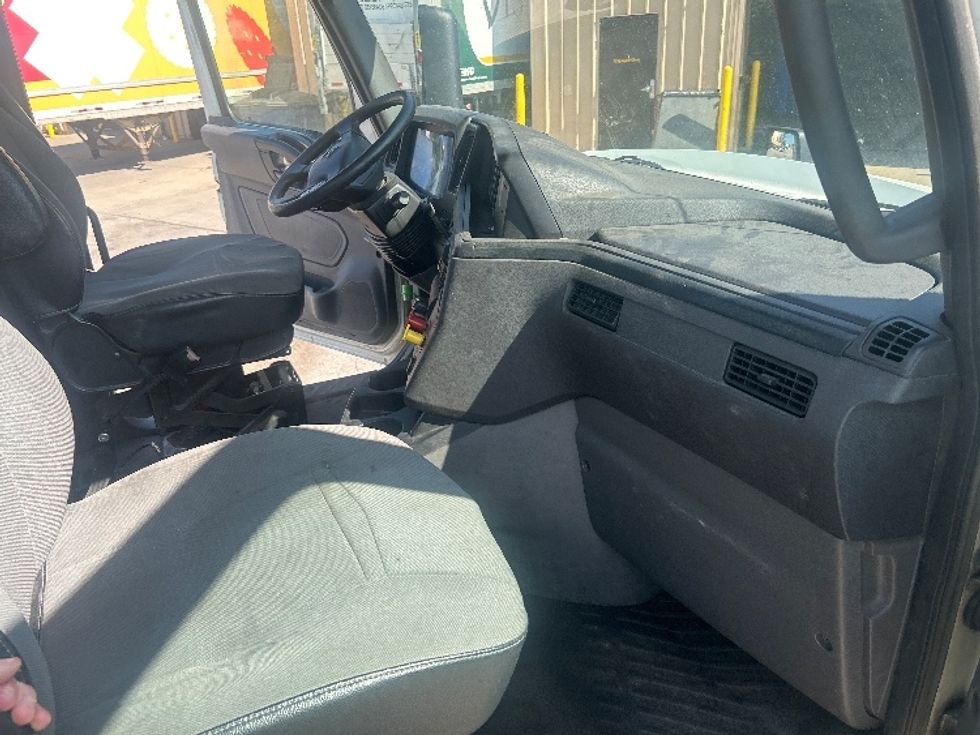 Day Cab Tractor-Heavy Duty Tractors-International-2019-LT625-Middlefield-OH-293,635\n\t\tmiles-$ 28,250 - Image 14