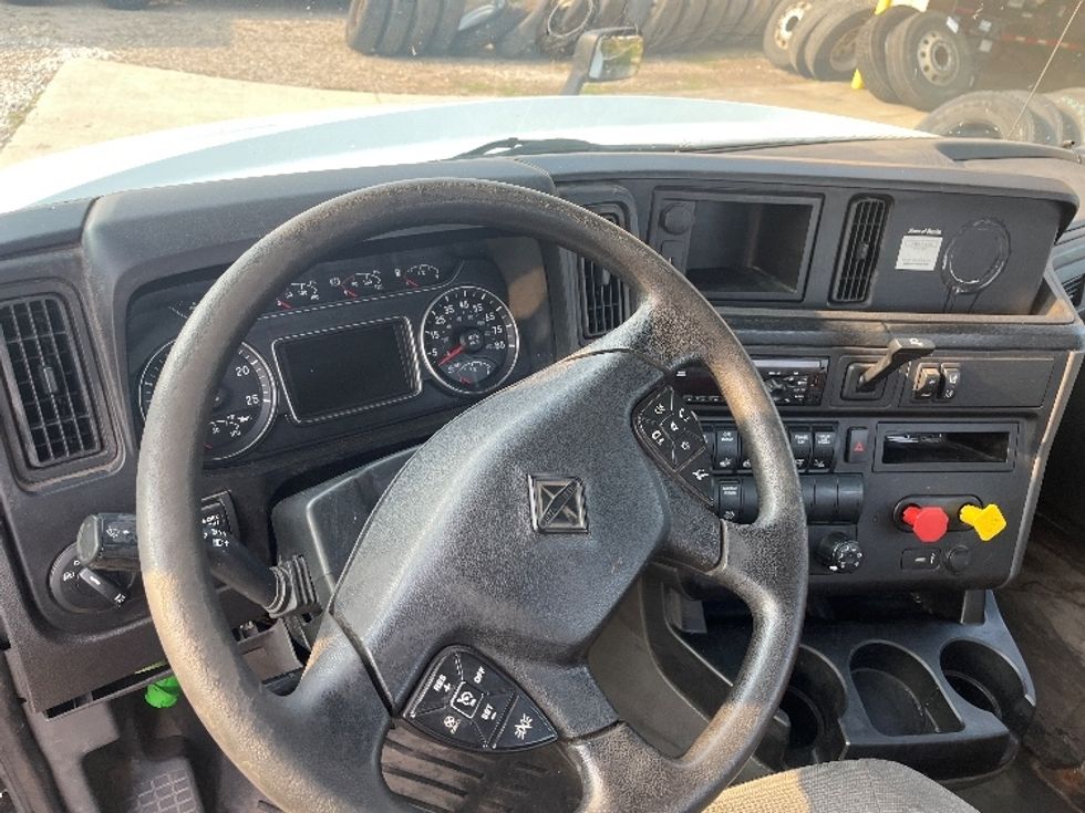 Day Cab Tractor-Heavy Duty Tractors-International-2019-LT625-Middlefield-OH-333,452\n\t\tmiles-$ 27,250 - Image 10