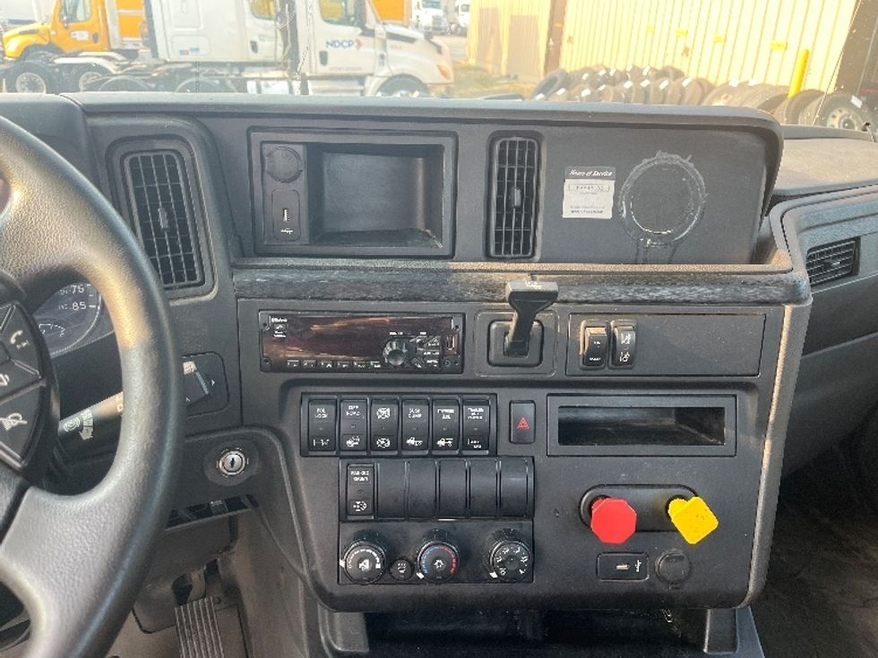 Day Cab Tractor-Heavy Duty Tractors-International-2019-LT625-Middlefield-OH-333,452\n\t\tmiles-$ 27,250 - Image 11