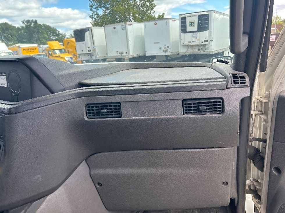 Day Cab Tractor-Heavy Duty Tractors-International-2019-LT625-Middlefield-OH-333,452\n\t\tmiles-$ 27,250 - Image 13
