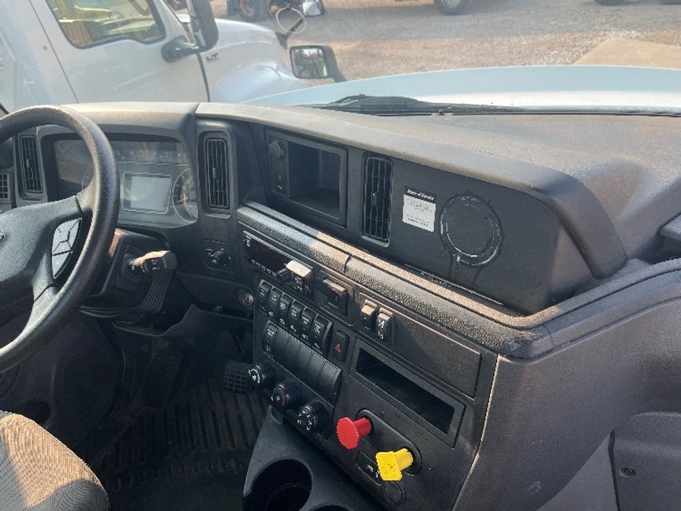 Day Cab Tractor-Heavy Duty Tractors-International-2019-LT625-Middlefield-OH-333,452\n\t\tmiles-$ 27,250 - Image 14