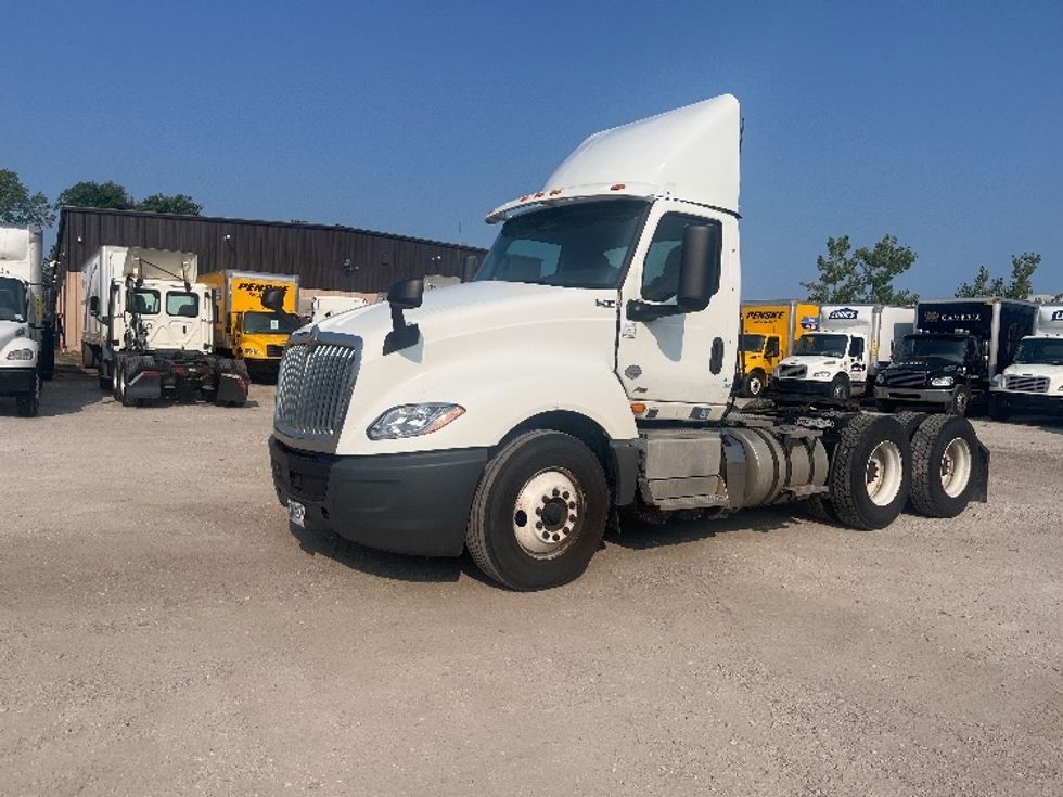 Day Cab Tractor-Heavy Duty Tractors-International-2019-LT625-Middlefield-OH-333,452\n\t\tmiles-$ 27,250 - Image 3