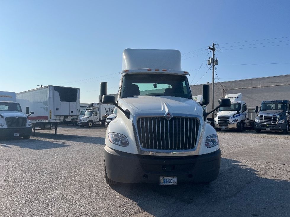 Day Cab Tractor-Heavy Duty Tractors-International-2019-LT625-Middlefield-OH-427,083\n\t\tmiles-$ 22,750 - Image 2