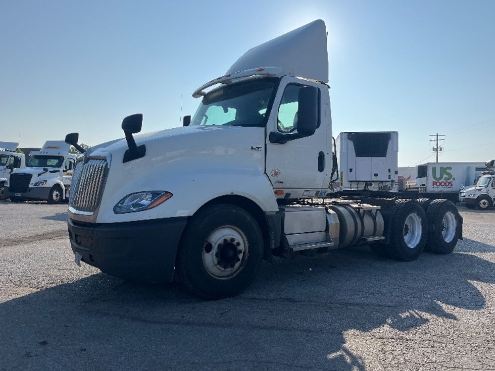 Day Cab Tractor-Heavy Duty Tractors-International-2019-LT625-Middlefield-OH-427,083\n\t\tmiles-$ 22,750 - Image 3