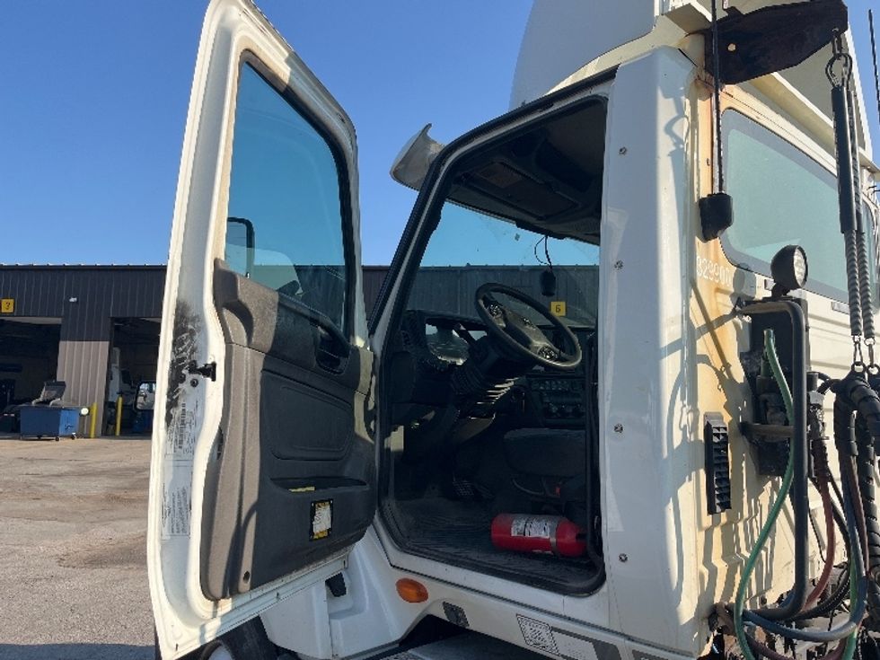 Day Cab Tractor-Heavy Duty Tractors-International-2019-LT625-Middlefield-OH-427,083\n\t\tmiles-$ 22,750 - Image 9