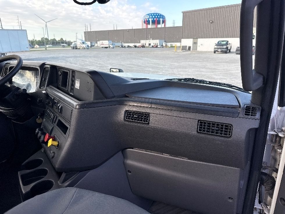 Day Cab Tractor-Heavy Duty Tractors-International-2019-LT625-Middlefield-OH-444,388\n\t\tmiles-$ 22,250 - Image 13
