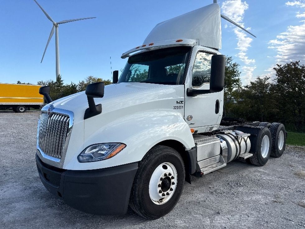 Day Cab Tractor-Heavy Duty Tractors-International-2019-LT625-Middlefield-OH-444,388\n\t\tmiles-$ 22,250 - Image 3