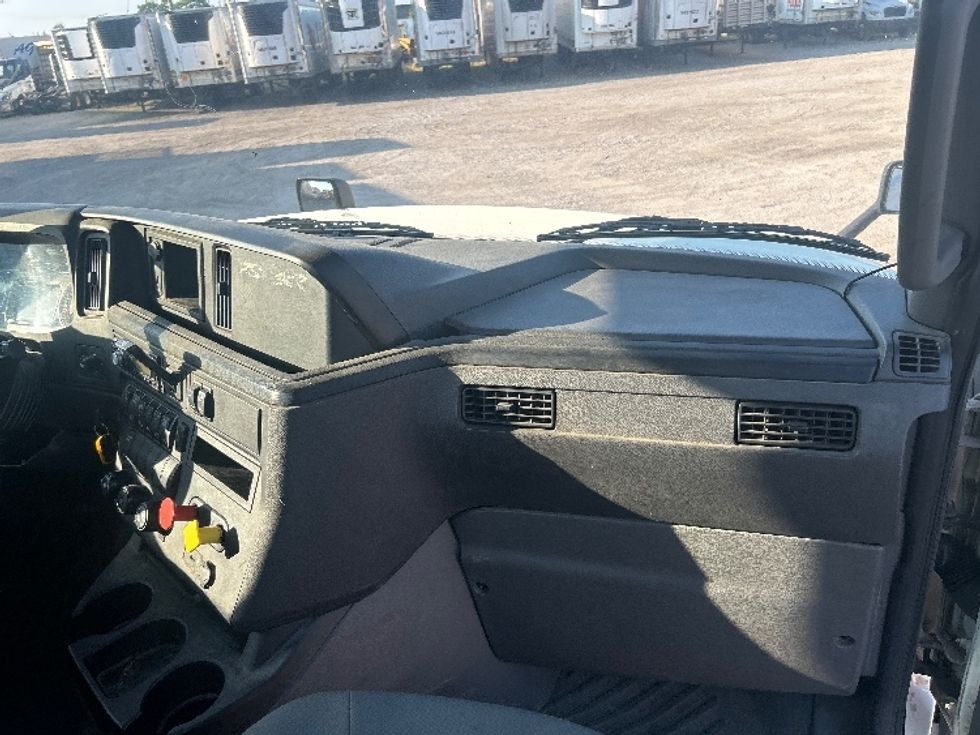 Day Cab Tractor-Heavy Duty Tractors-International-2019-LT625-Middlefield-OH-503,292\n\t\tmiles-$ 21,750 - Image 13