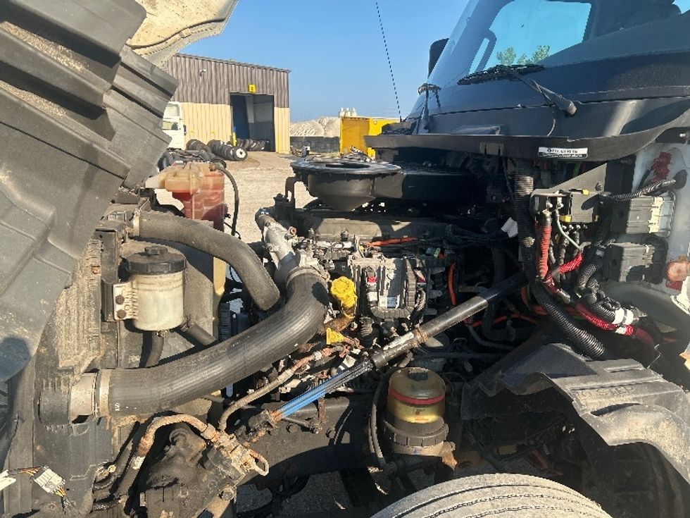 Day Cab Tractor-Heavy Duty Tractors-International-2019-LT625-Middlefield-OH-503,292\n\t\tmiles-$ 21,750 - Image 16