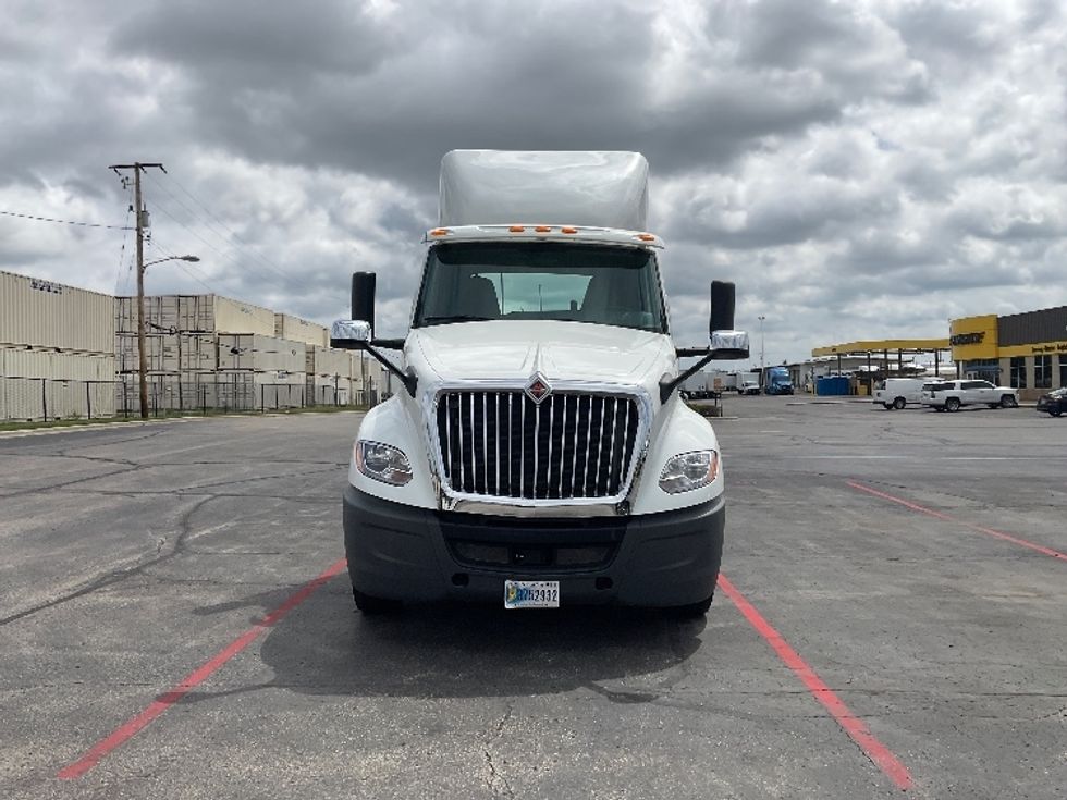 Day Cab Tractor-Heavy Duty Tractors-International-2019-LT625-Milwaukee-WI-373,332\n\t\tmiles-$ 26,250 - Image 2