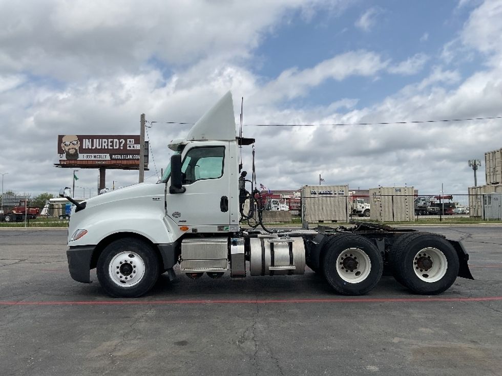 Day Cab Tractor-Heavy Duty Tractors-International-2019-LT625-Milwaukee-WI-373,332\n\t\tmiles-$ 26,250 - Image 4
