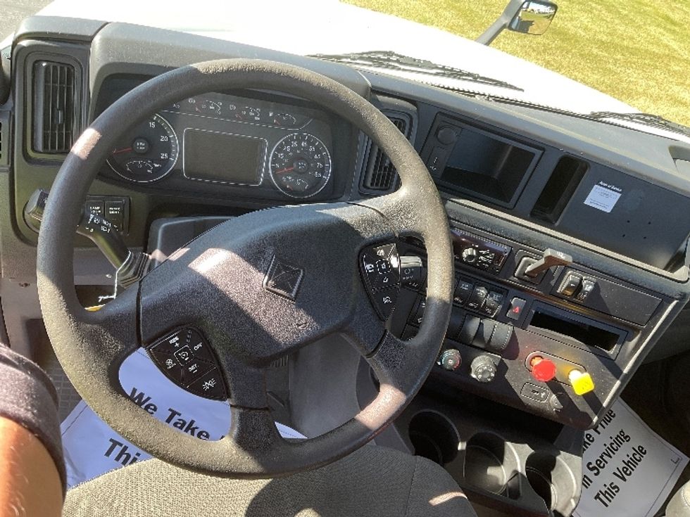 Day Cab Tractor-Heavy Duty Tractors-International-2019-LT625-Milwaukee-WI-457,148\n\t\tmiles-$ 22,250 - Image 11