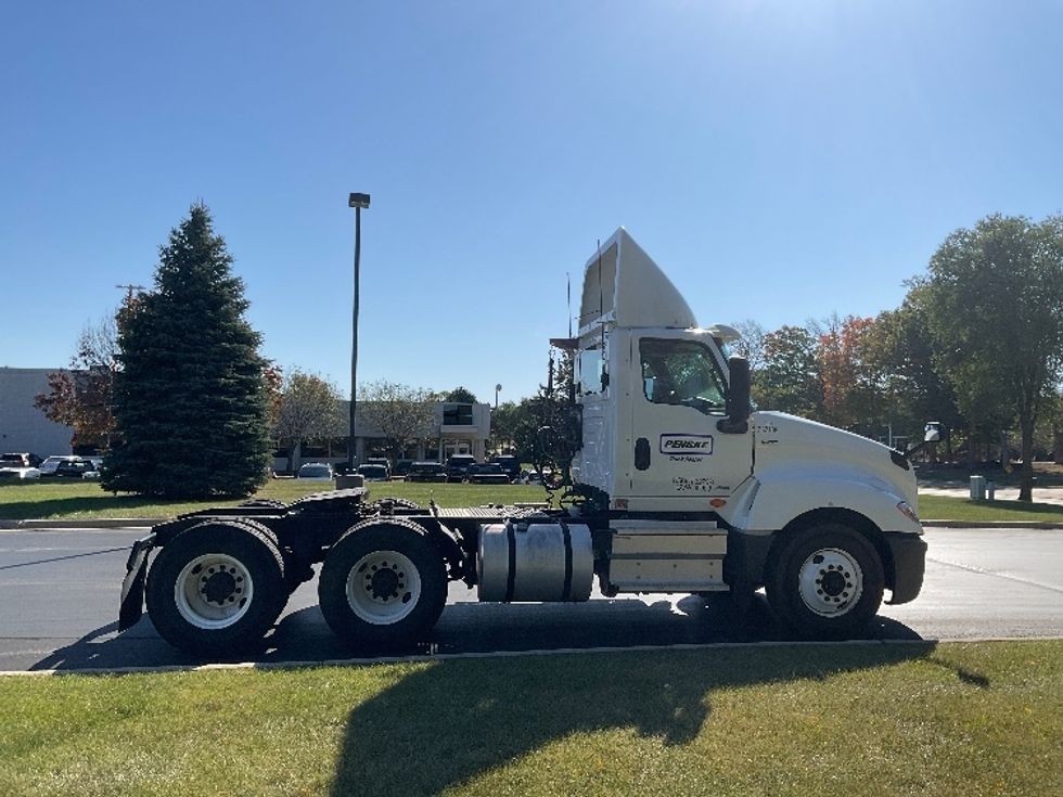 Day Cab Tractor-Heavy Duty Tractors-International-2019-LT625-Milwaukee-WI-457,148\n\t\tmiles-$ 22,250 - Image 8