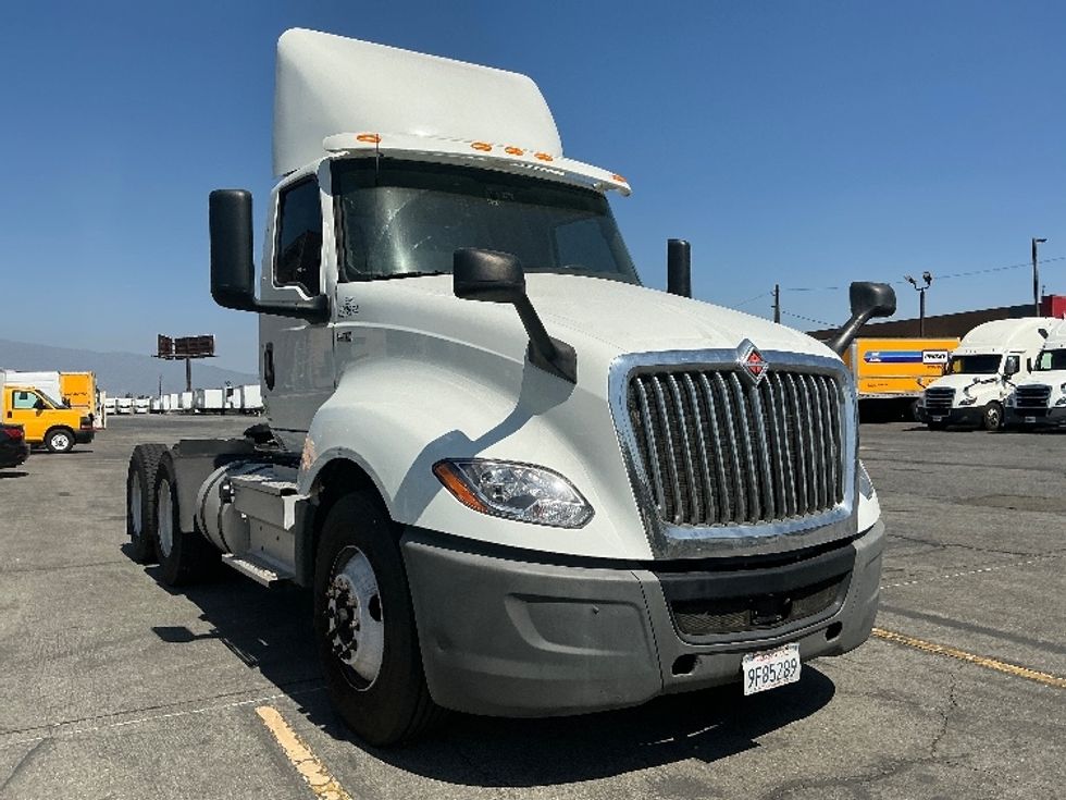 Day Cab Tractor-Heavy Duty Tractors-International-2019-LT625-Mira Loma-CA-207,820\n\t\tmiles-$ 27,750 - Image 1